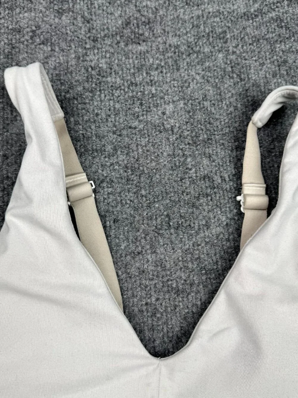 Fabletics Women's Gray Sports Bra Straps No Size Tag L Measurements Needs Wash